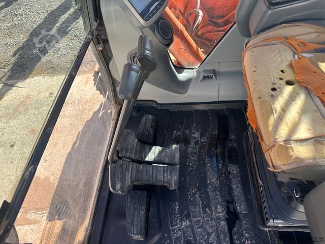 Kettenbagger DOOSAN DX 180LC-3 / Planierschild