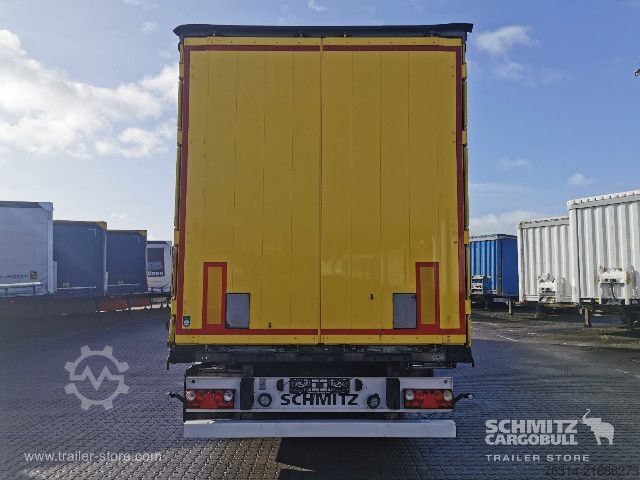 Auflieger mit Pritsche & Plane Schmitz Cargobull Curtainsider Standard Getränke