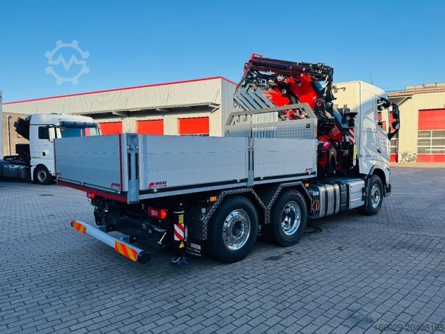 LKW mit Pritsche (offen) VOLVO FH500 6x2 mit Fassi F545 2.27 JIB Winde sofort