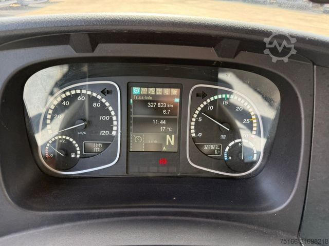 Box van MERCEDES-BENZ ATEGO 818 L Koffer 7,20 m LBW 1 T*SEITENTÜR
