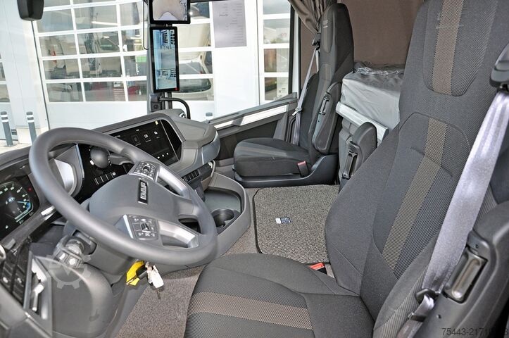 Suitcase DAF XD 310 FA 4x2 ST928 Sleeper High - 19T - Super ...