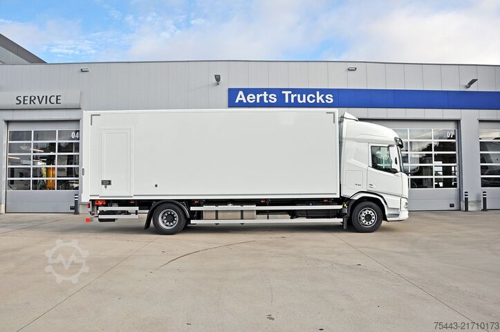 Suitcase DAF XD 310 FA 4x2 ST928 Sleeper High - 19T - Super ...