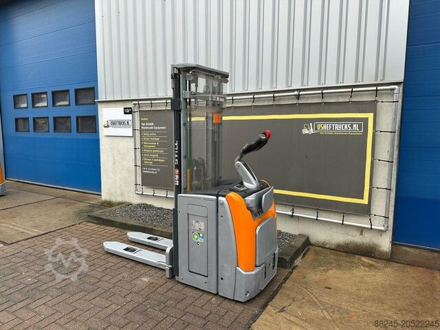 Electric triplex stacker Still EXV SF 14 year 2018 STILL EXV SF 14