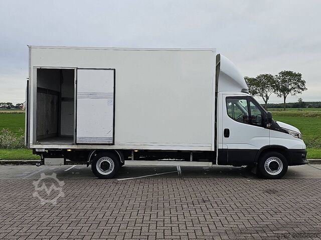Koffer IVECO DAILY 35S18 Bakwagen Laadklep!