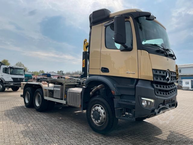 Roll-off tipper truck MERCEDES-BENZ Arocs 3345 6x6 BB/ Hyva 26-51-S/ Kran Hydr.
