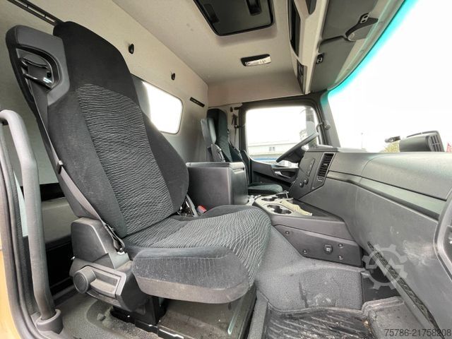 Roll-off tipper truck MERCEDES-BENZ Arocs 3345 6x6 BB/ Hyva 26-51-S/ Kran Hydr.