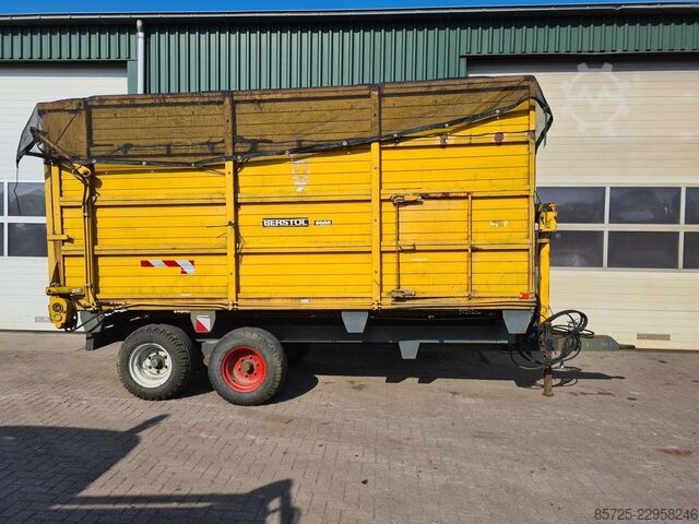 Forage wagon  