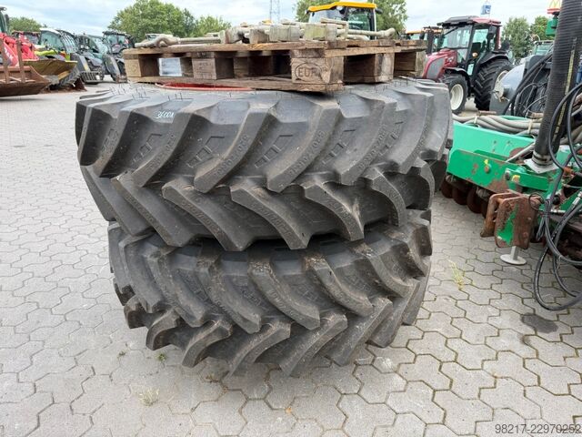 Starmaxx 2 Zwillingsräder 520/70R38 mit Verschlüssen Starmaxx 2 Zwillingsräder 520/70R38 mit Verschlüs