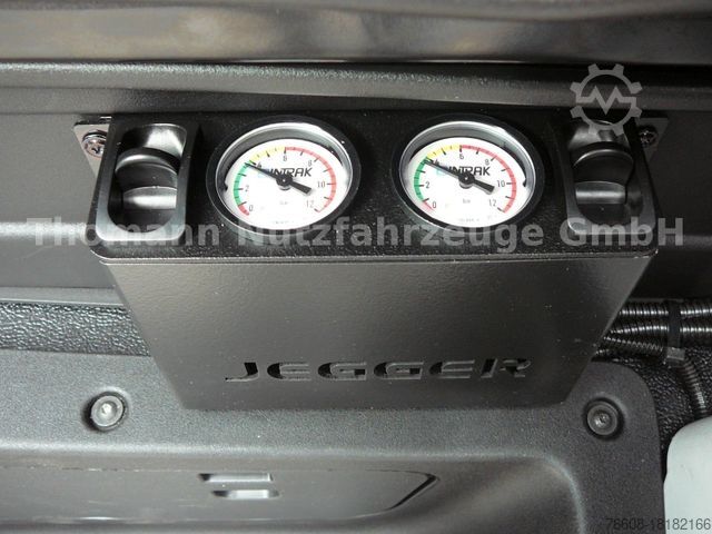 Wrecker IVECO Daily 35S18 Autotransporter Klimaaut. Premium