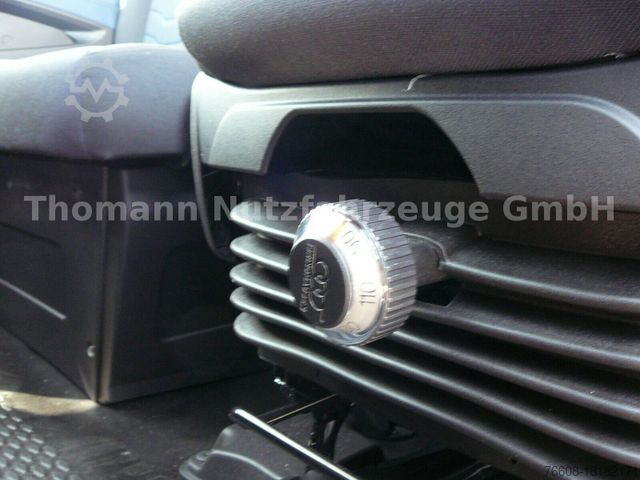 Transporter mit Koffer IVECO Daily 70C18H Koffer LBW Klimaaut.