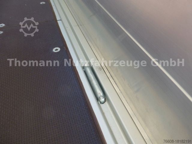 Transporter mit Pritsche & Plane RENAULT Pritsche Plane mit Schlafkabine hinten