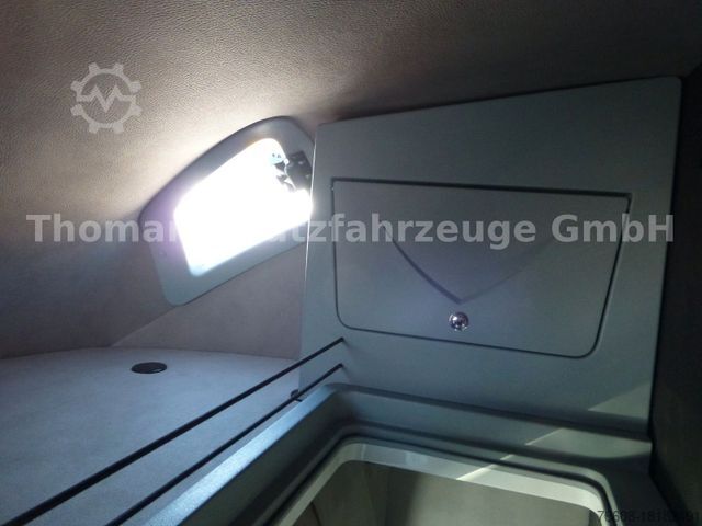 Transporter mit Pritsche & Plane RENAULT Pritsche Plane mit Schlafkabine hinten