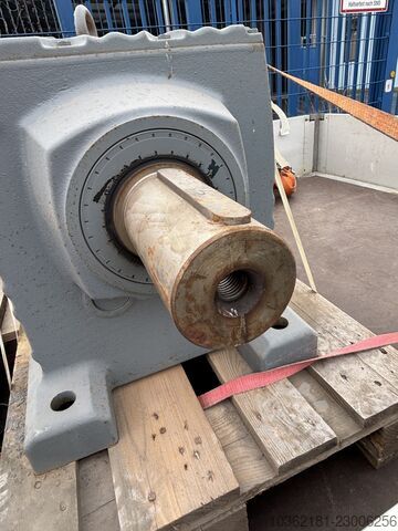 Electric motor SEW-EURODRIVE R137