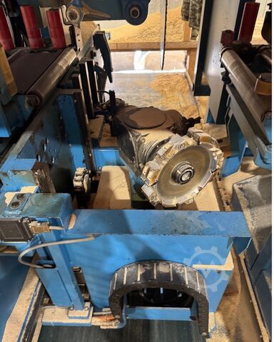 Machining center with throughfeed Hundegger Speed Cut SC-2