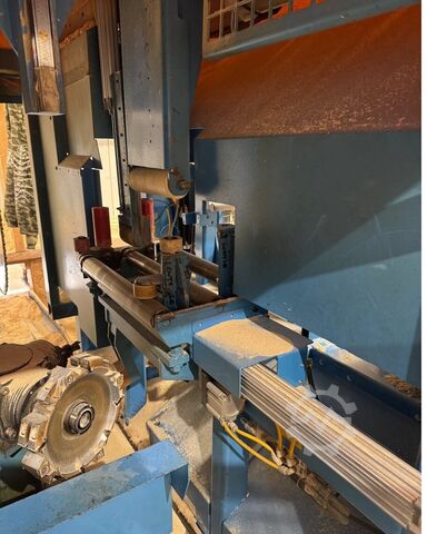 Machining center with throughfeed Hundegger Speed Cut SC-2