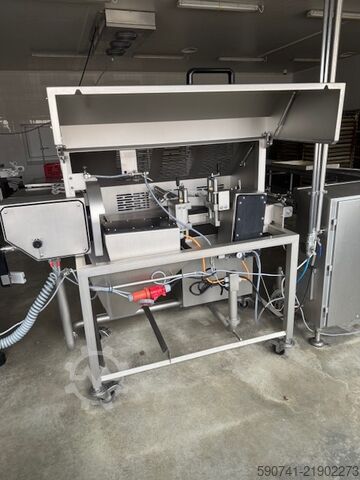 Filling machine + forming machine + separator Kompletna linia do produkcji hamburgerów Roobot 500 + FM250 + SC261