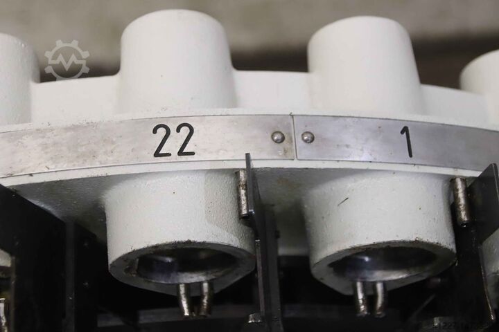 Werkzeugwechsler Mikron UME 600 SK40 22 Aufnahmen