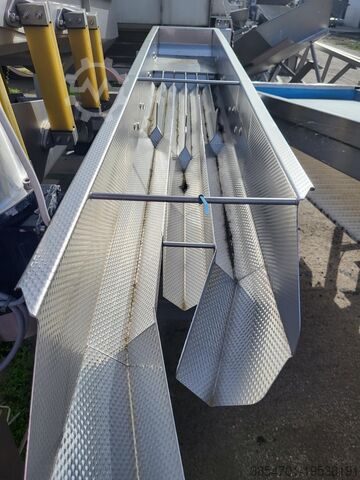 Orienting vibratory feeder FAM IFS