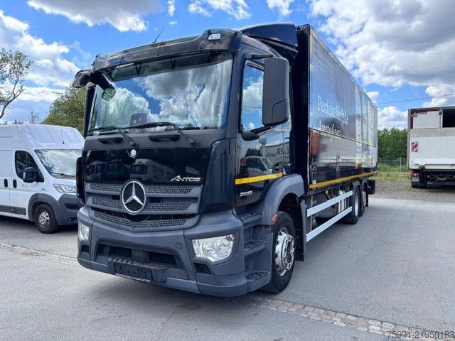 Beverage truck MERCEDES-BENZ Antos 3-Achser MB 2533 mit Geränkekoffer und LBW