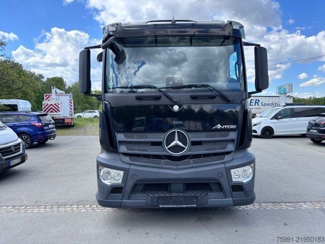 Beverage truck MERCEDES-BENZ Antos 3-Achser MB 2533 mit Geränkekoffer und LBW