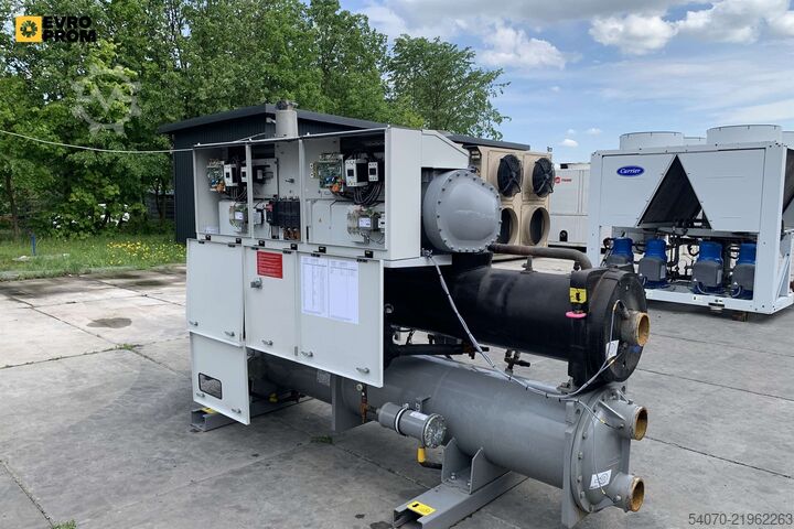 Chiller Used Industrial Chiller CARRIER - 449 kW | With warranty
