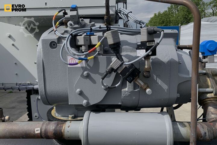 Chiller Used Industrial Chiller CARRIER - 449 kW | With warranty