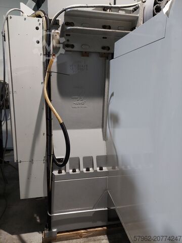 Haas VM3 mit 5 Achsen Haas VM3 5 Axis
