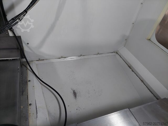 Haas VM3 mit 5 Achsen Haas VM3 5 Axis