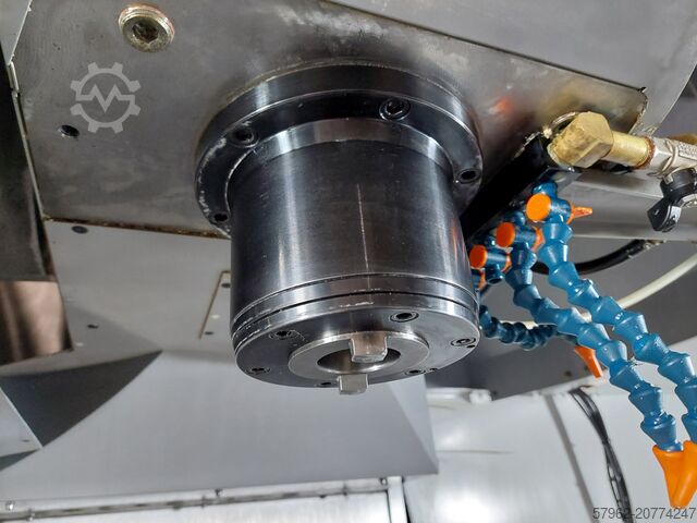 Haas VM3 mit 5 Achsen Haas VM3 5 Axis