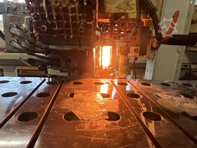 Formteil-Kantenanleimmaschine IMA HKA