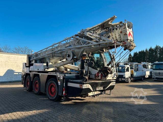 Autokran LIEBHERR Mobilkran LTC 1050-3.1 50t Kran hat nur 3300 h