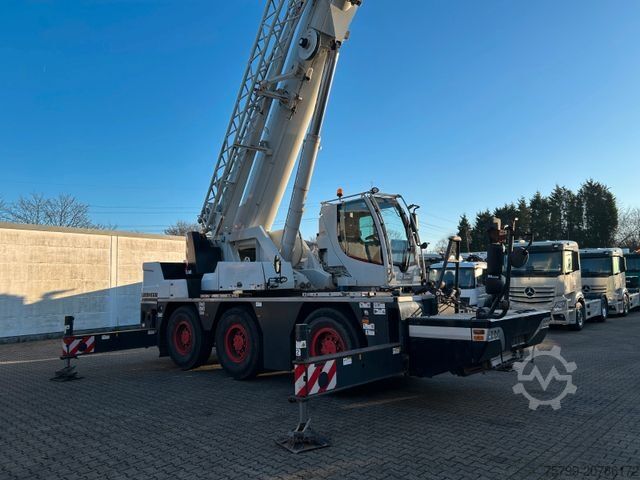 Autokran LIEBHERR Mobilkran LTC 1050-3.1 50t Kran hat nur 3300 h