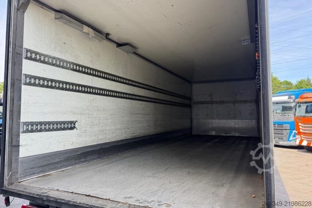 Kühlkoffer-LKW VOLVO FM-260 4x2 Koffer