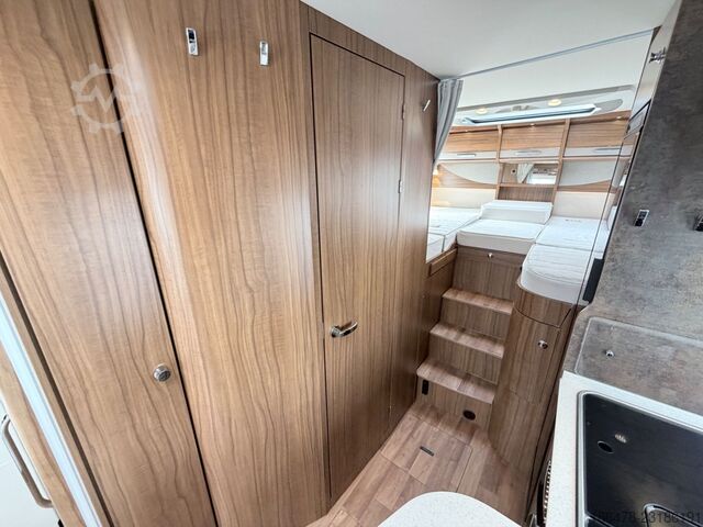 Integriertes Wohnmobil HYMER/ERIBA B 588 PremiumLine *Einzelbetten-1.Hand*