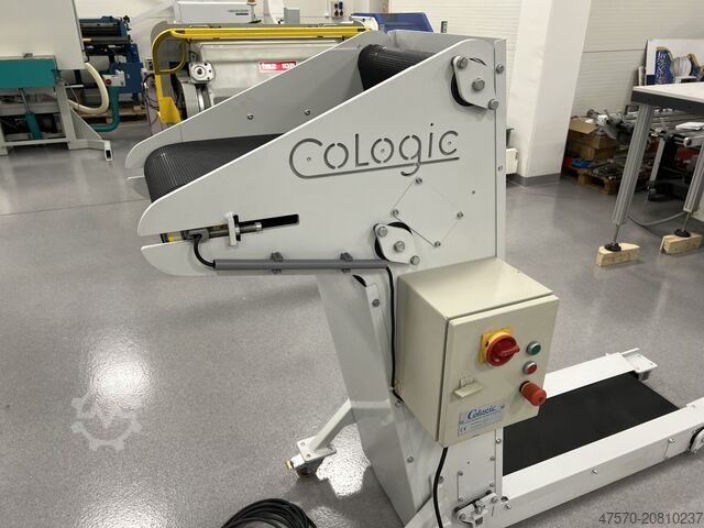 Zum Entfernen von Abfall vom Dreimesser-Schneider Cologic VCZ-BAAN Conveyor belt for removing waste from the three-knife