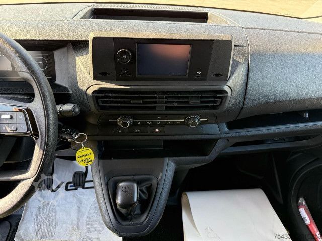 Panel van Opel VIVARO 2.0 145 L2H1