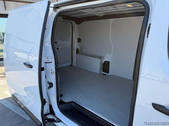 Panel van Opel VIVARO 2.0 145 L2H1
