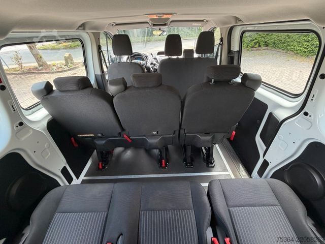Minibus FORD Transit Custom 2.0 TdCi L1H1 9Sitze Motor Defect