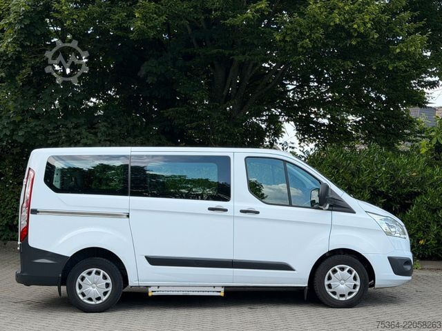 Minibus FORD Transit Custom 2.0 TdCi L1H1 9Sitze Motor Defect