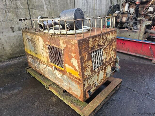 Refrigerant compressor DEUTZ F2L912