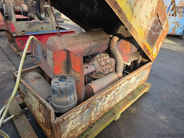 Refrigerant compressor DEUTZ F2L912