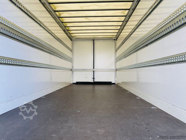 Box trailer Möslein TKO 105 D 7m weiß  Tandem- Koffer, Durchladbar, Neuwertig