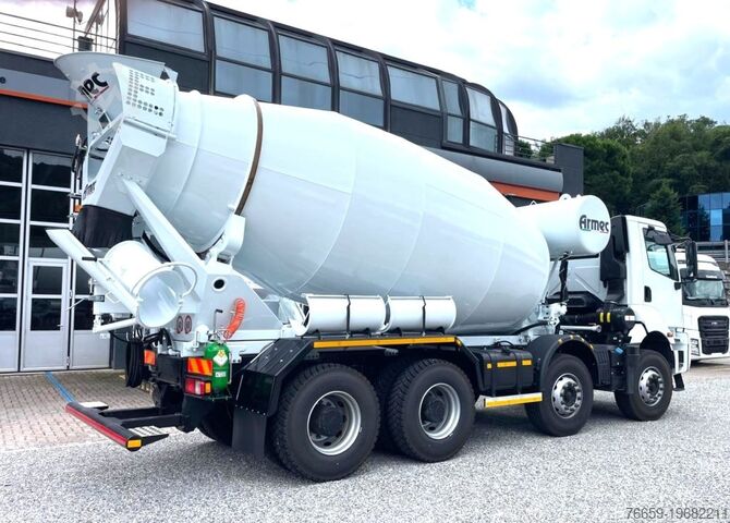 Concrete mixer truck FORD F-Line 4142