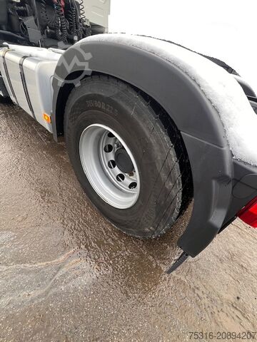 Standard tractor unit VOLVO FH 500