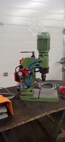 Nietmaschine KMT 230