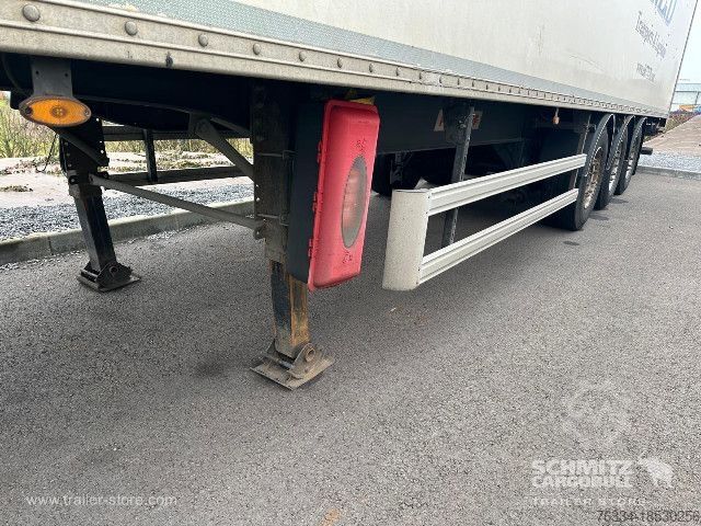 Box semitrailer Fruehauf Semitrailer Dryfreight Standard Porte relevante