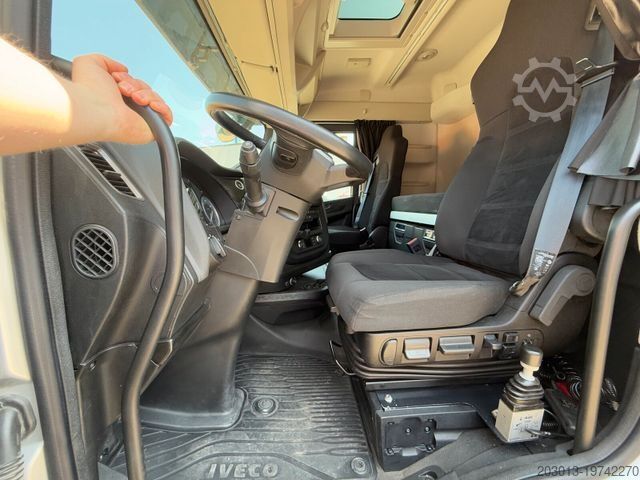 Standard SZM IVECO S-WAY 4x4H Zugmaschine Euro 6 *Kippauflieger