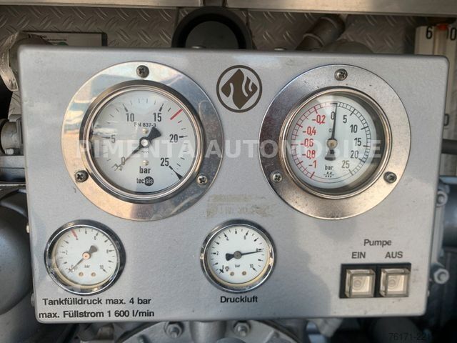 Box truck MERCEDES-BENZ 917 AF / 4x4 /AHK / TOP ZUSTAND