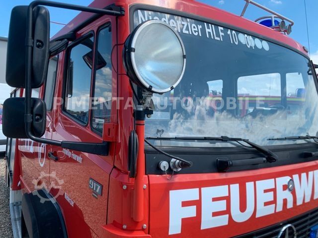 Box truck MERCEDES-BENZ 917 AF / 4x4 /AHK / TOP ZUSTAND