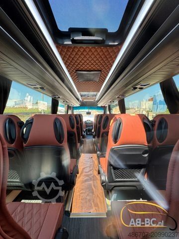 Motor coach MERCEDES-BENZ Sprinter Nero 31 Sitze ab 08/2026